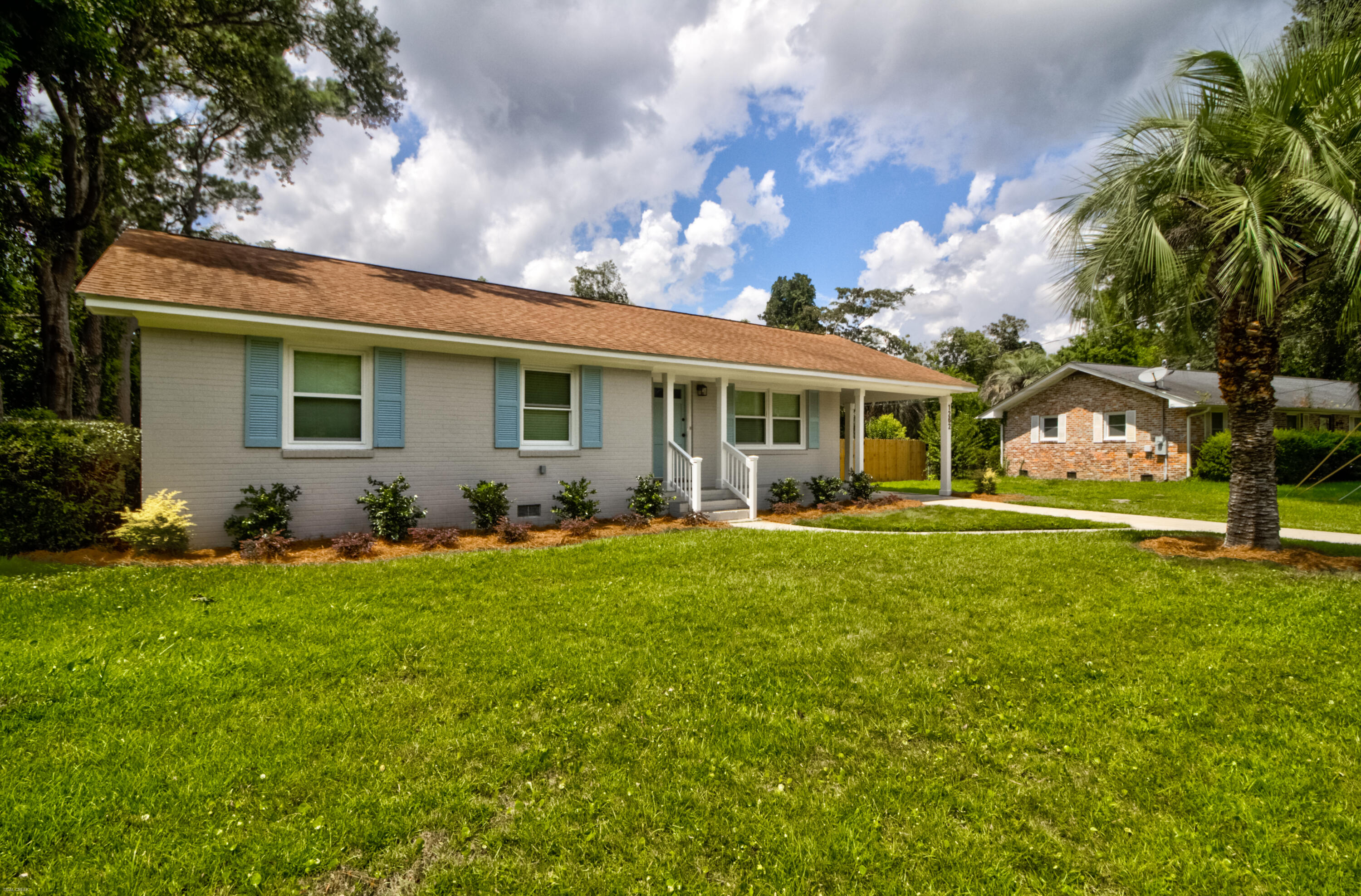 1262 Camelot Drive