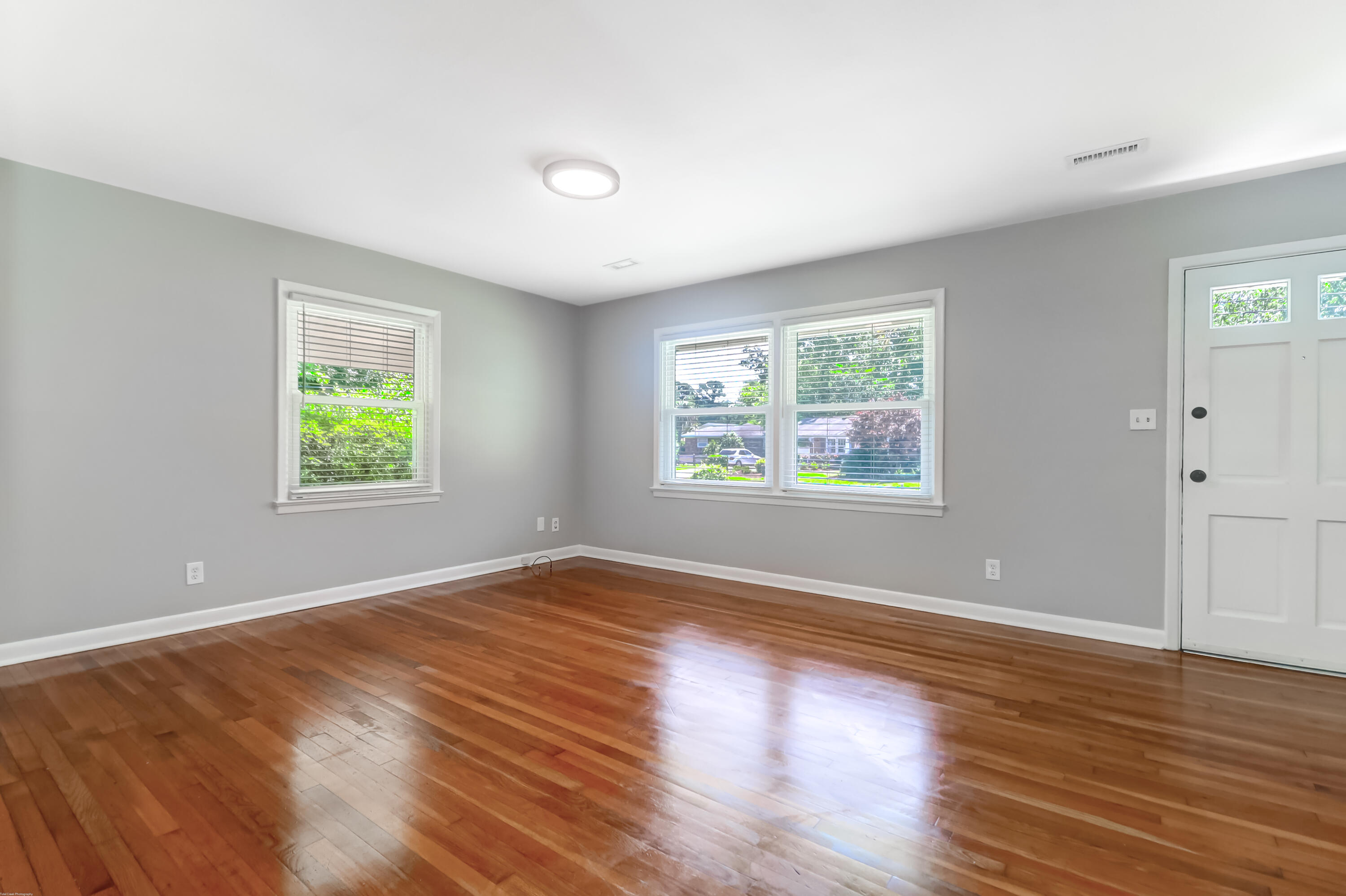 1262 Camelot Drive
