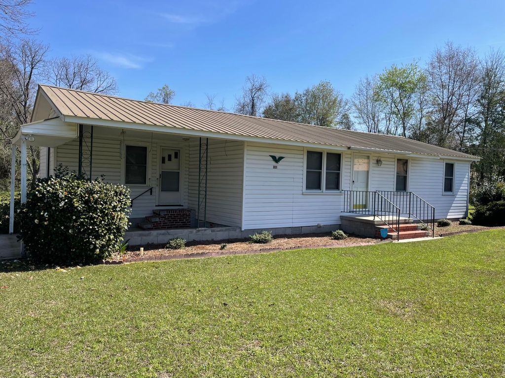 Photo of 321 Dawson Street, Eutawville, SC 29048 (MLS # 26007267)