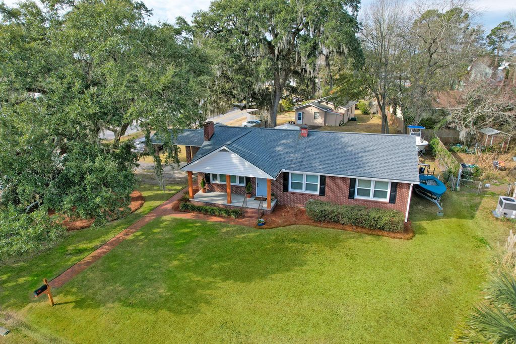 Photo of 615 Wantoot Boulevard, Charleston, SC 29407 (MLS # 26004154)