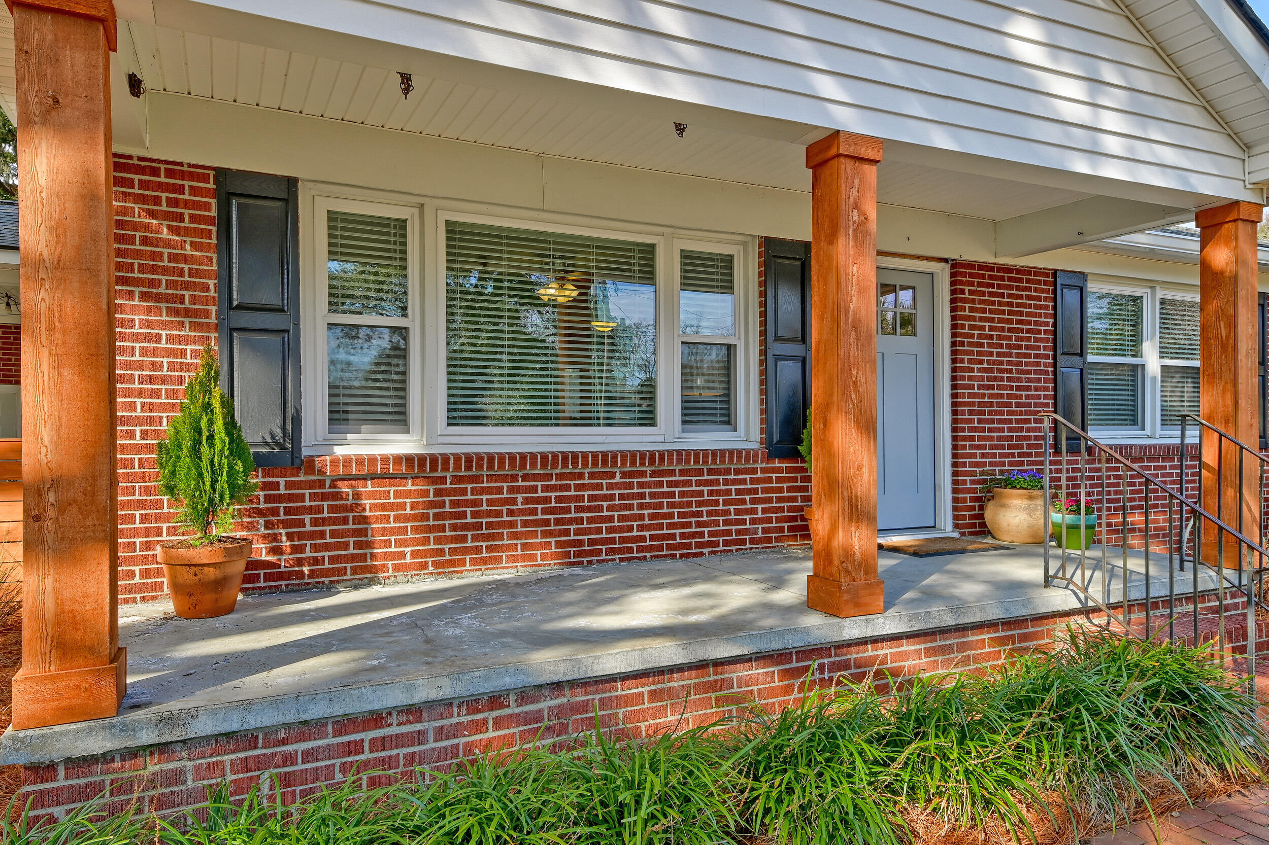 615 Wantoot Boulevard