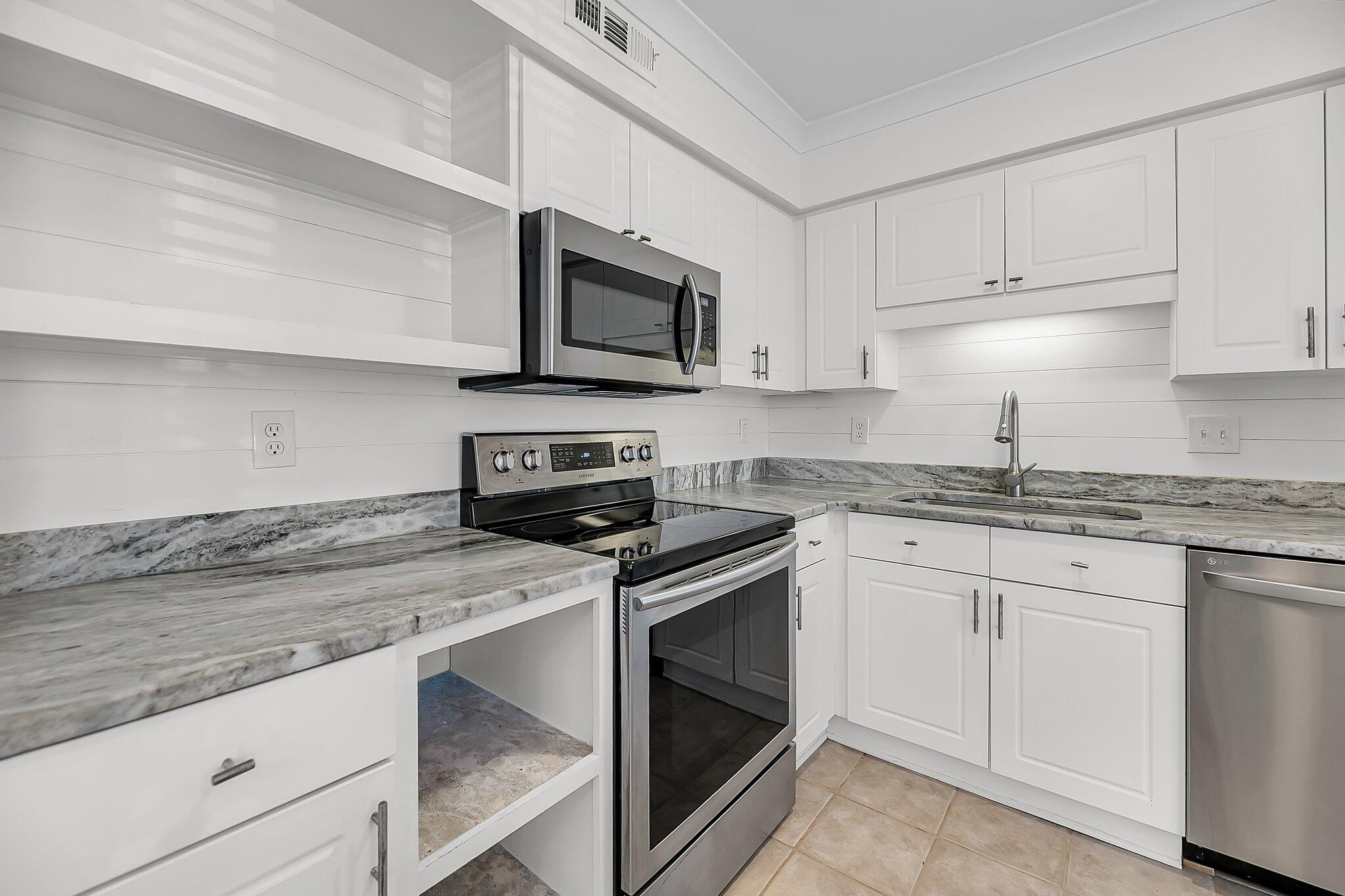 1042 Planters Place