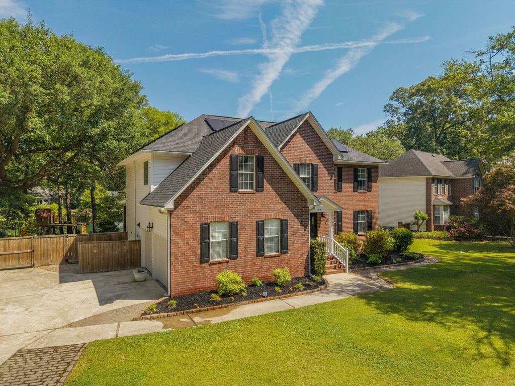 Photo of 12 Plantation Circle, Summerville, SC 29485 (MLS # 26011082)