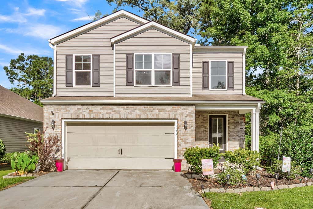 Photo of 195 Hickory Ridge Way, Summerville, SC 29483 (MLS # 26020655)