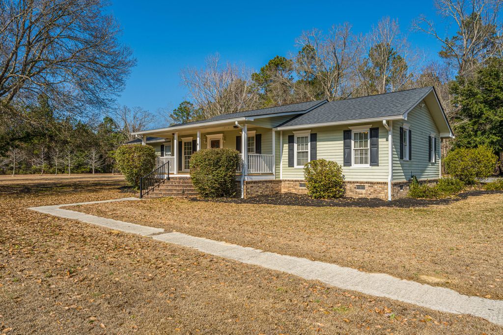 Photo of 200 Duxback Lane, Summerville, SC 29483 (MLS # 26011739)