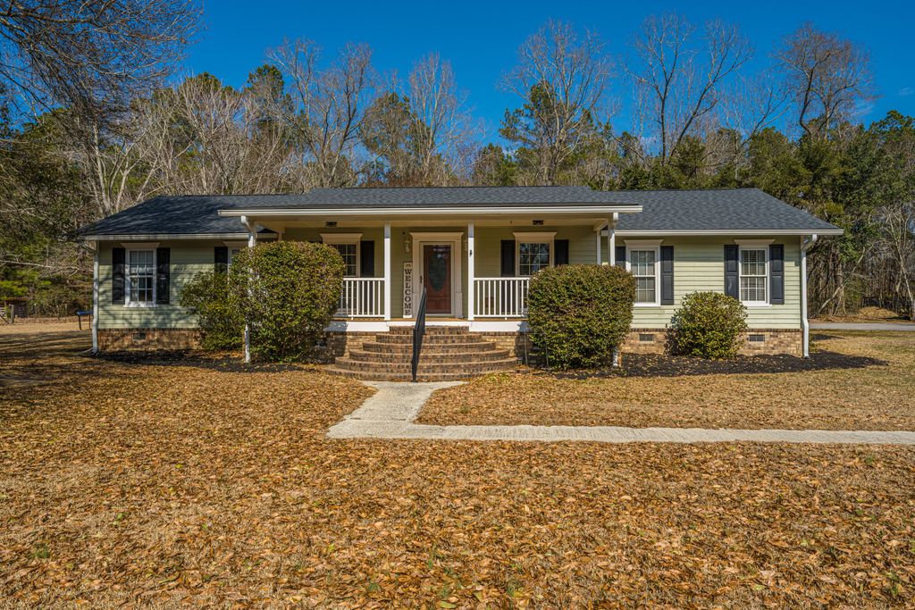 Photo of 200 Duxback Lane, Summerville, SC 29483 (MLS # 26011739)