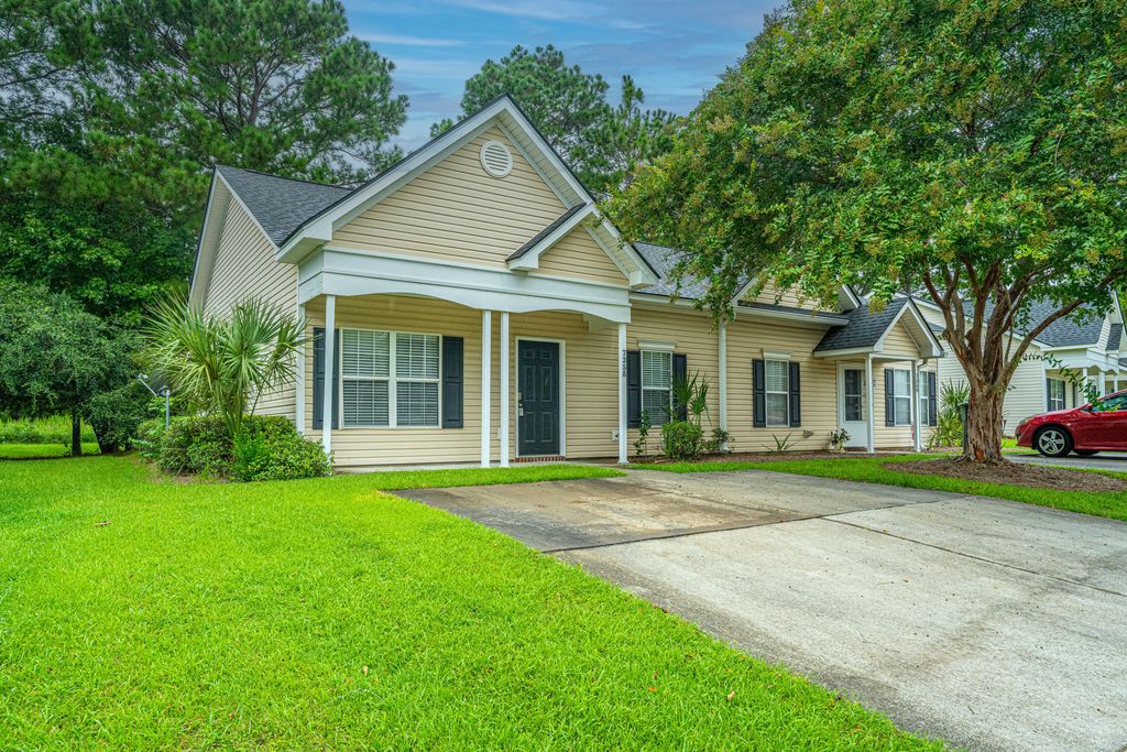 Photo of 7358 Suncatcher Drive, Hanahan, SC 29410 (MLS # 25021452)