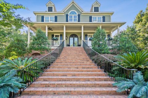 Photo of 2217 Beckenham Drive, Mount Pleasant, SC 29466 (MLS # 26000182)