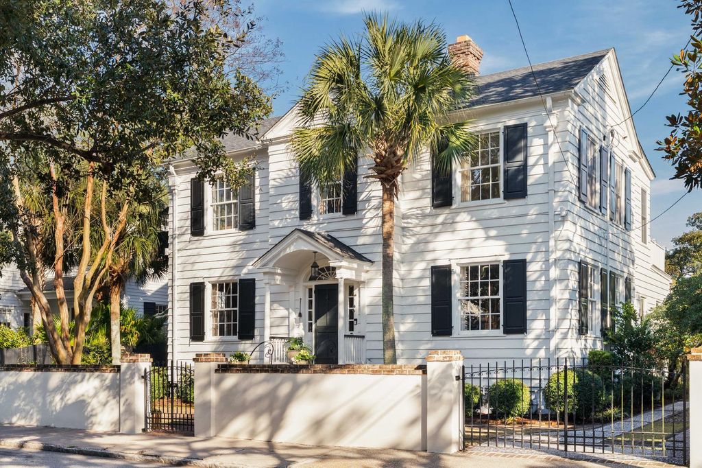 Photo of 2 Lenwood Boulevard, Charleston, SC 29401 (MLS # 26003014)