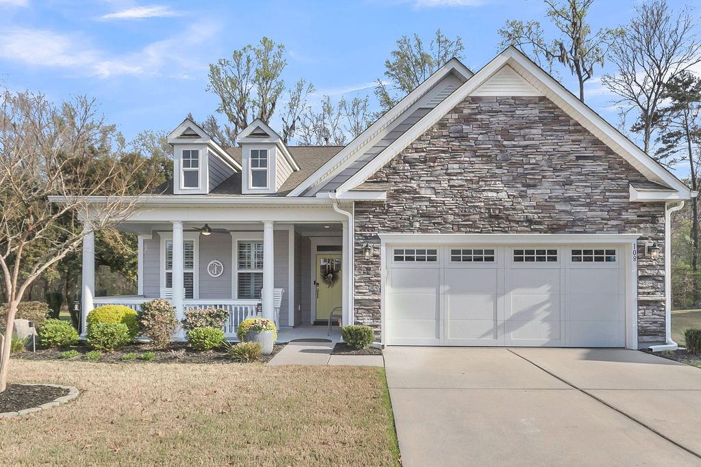 Photo of 108 Blackbird Loop, Summerville, SC 29483 (MLS # 26006957)