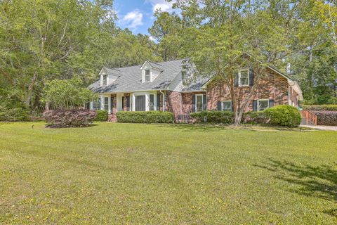 Photo of 110 Beaverton Court, Summerville, SC 29485 (MLS # 26011938)