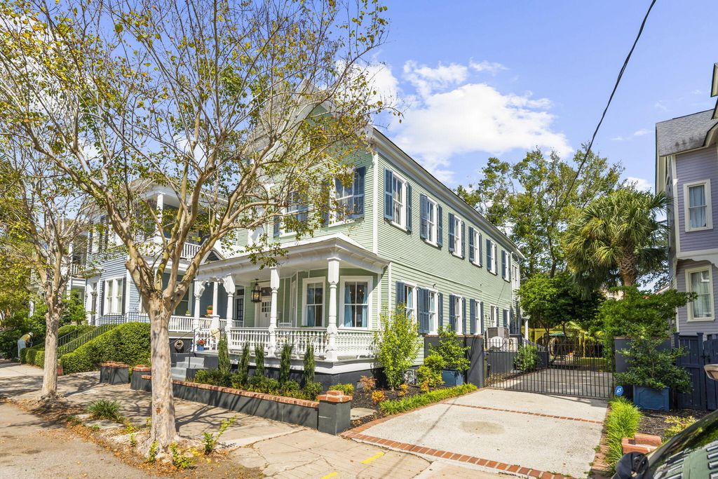 Photo of 6 Rutledge Avenue, Charleston, SC 29401 (MLS # 25027508)