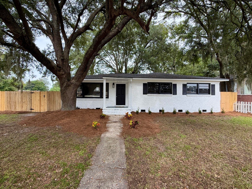Photo of 5134 Dorchester Road, North Charleston, SC 29418 (MLS # 26027894)