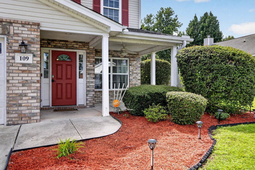 Photo of 109 Netherfield Drive, Summerville, SC 29486 (MLS # 26025730)