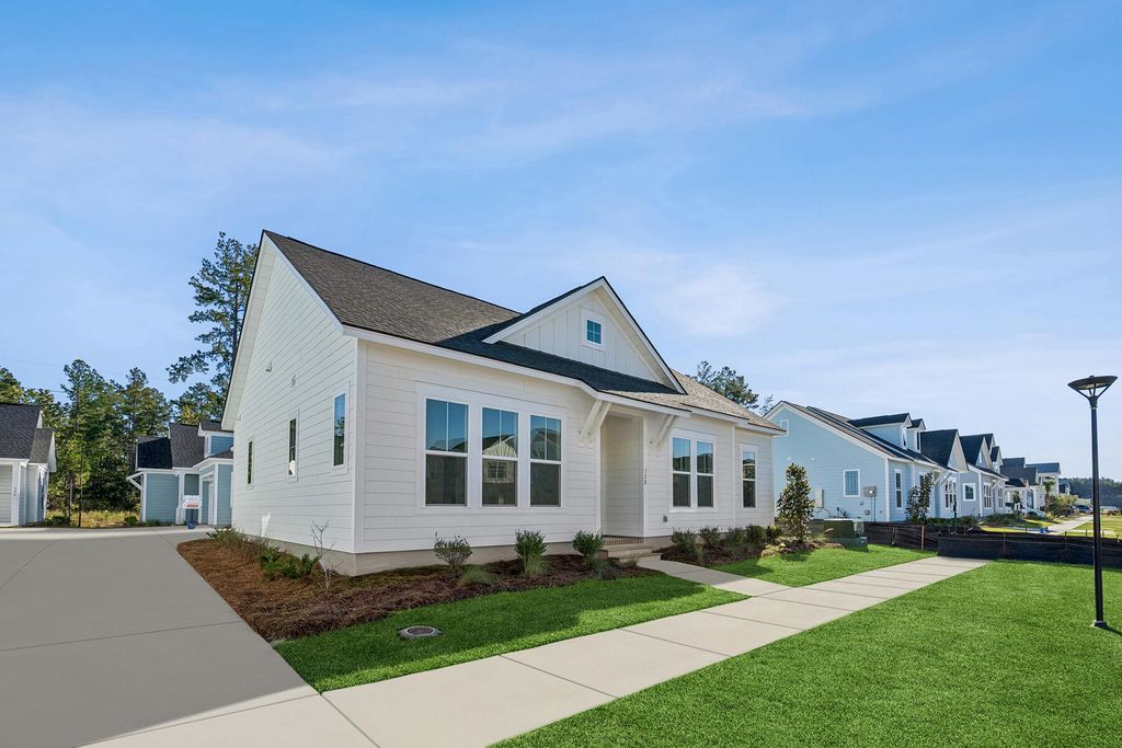 Photo of 328 Trailmore Lane, Summerville, SC 29486 (MLS # 25014011)