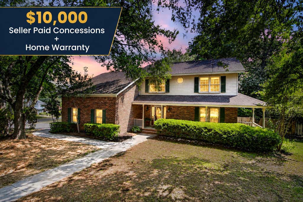 Photo of 17 Plantation Circle, Summerville, SC 29485 (MLS # 26021862)