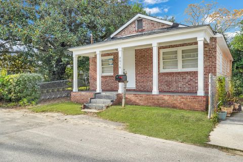 A home in North Charleston