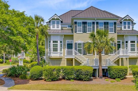 Photo of 1650 Long Grove Drive, Mount Pleasant, SC 29464 (MLS # 26006064)