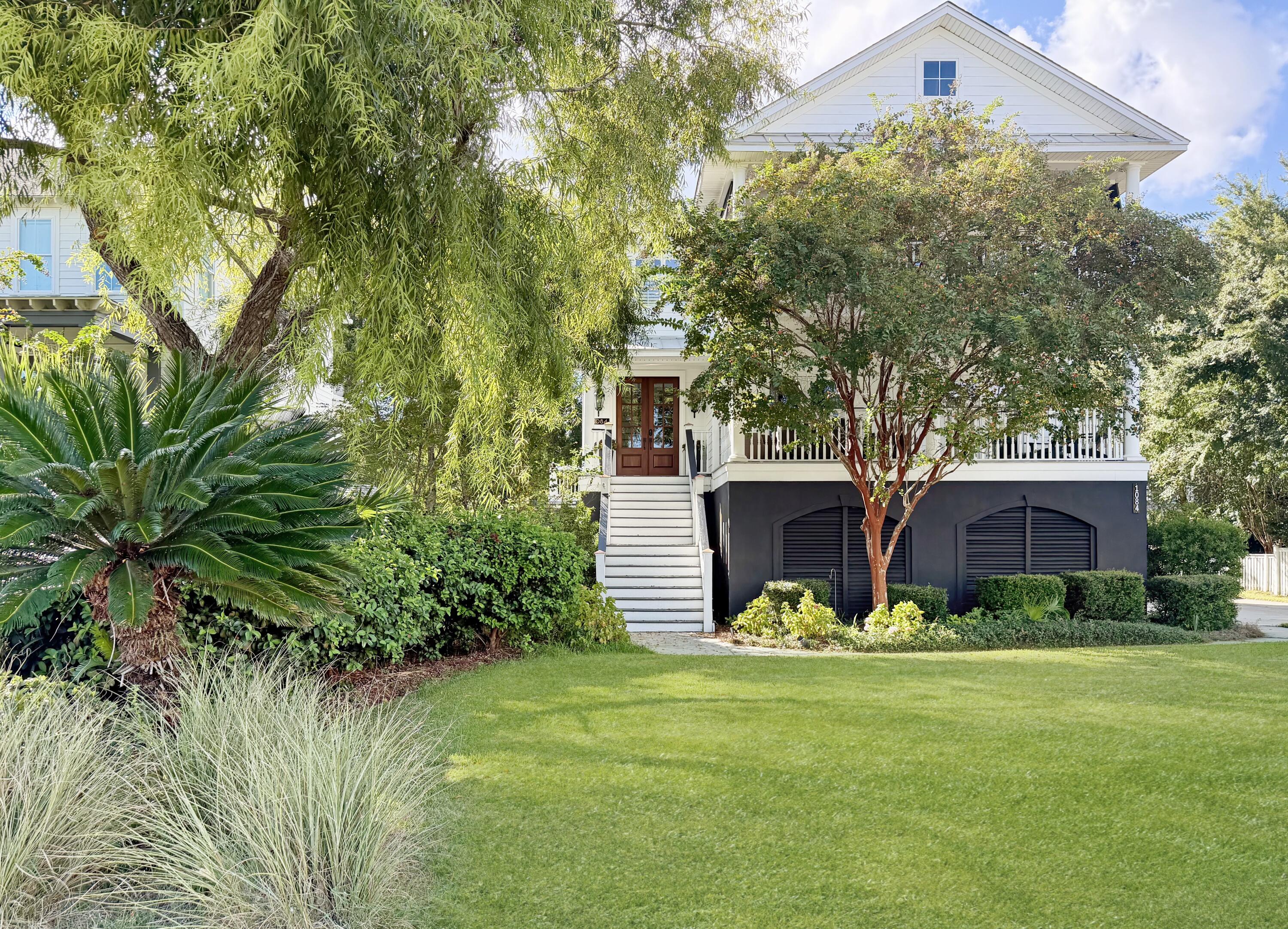 1084 Rivershore Road