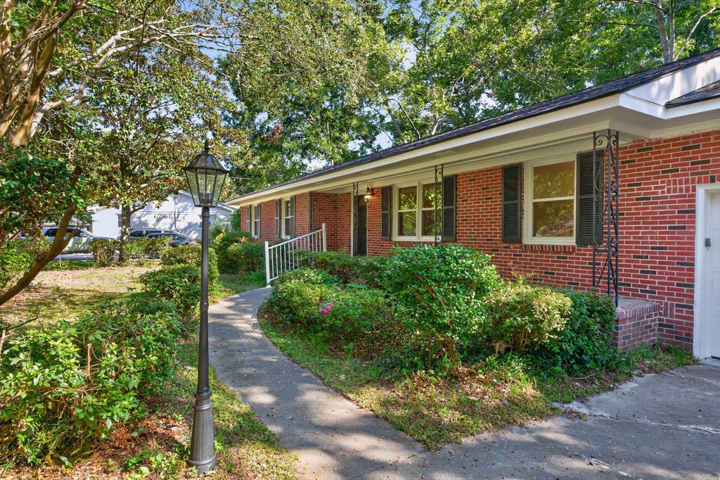 Photo of 1887 Saint Julian Drive, Charleston, SC 29407 (MLS # 26026162)