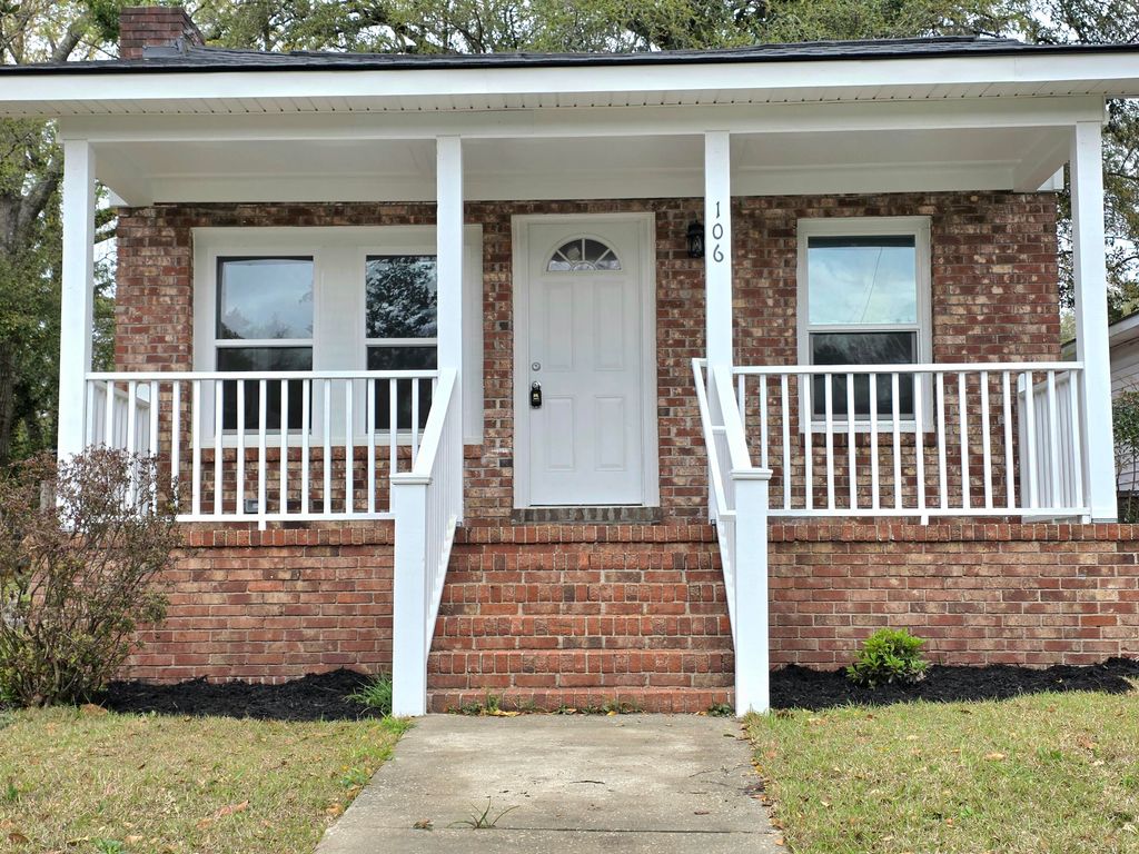 Photo of 106 Graham Lane, Summerville, SC 29483 (MLS # 26007640)