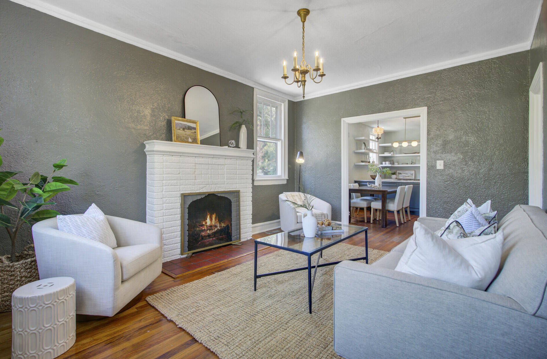 2021 Frampton Avenue