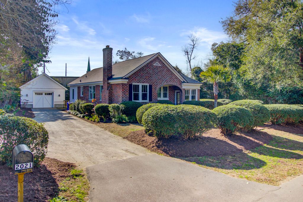 Photo of 2021 Frampton Avenue, Charleston, SC 29412 (MLS # 26000892)