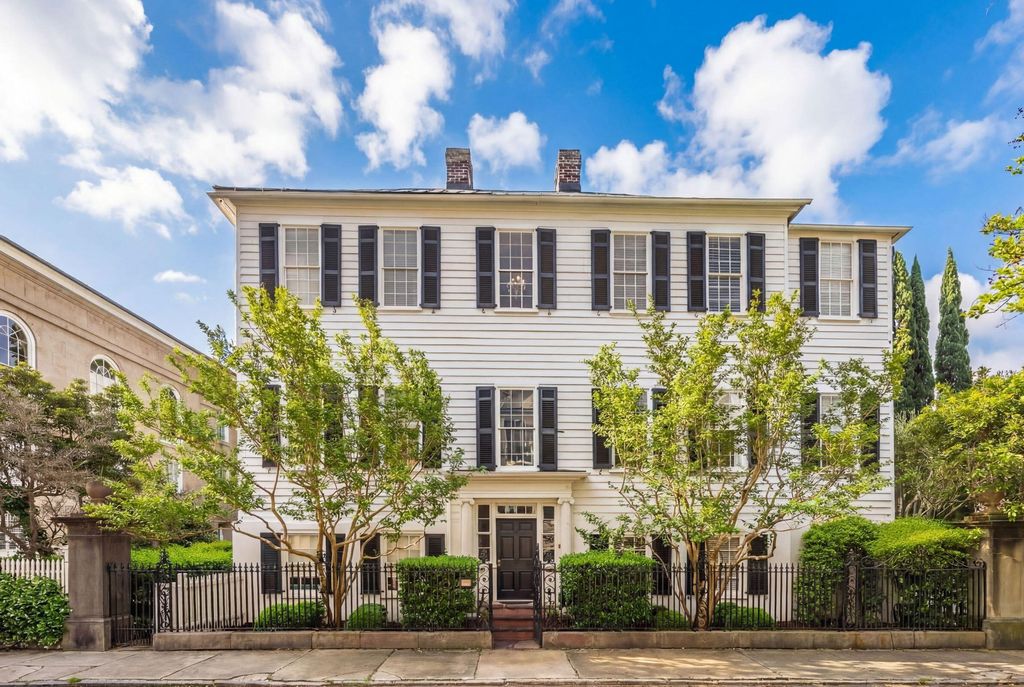 Photo of 75 Tradd Street, Charleston, SC 29401 (MLS # 26011396)