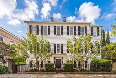 Photo of 75 Tradd Street, Charleston, SC 29401 (MLS # 26011396)
