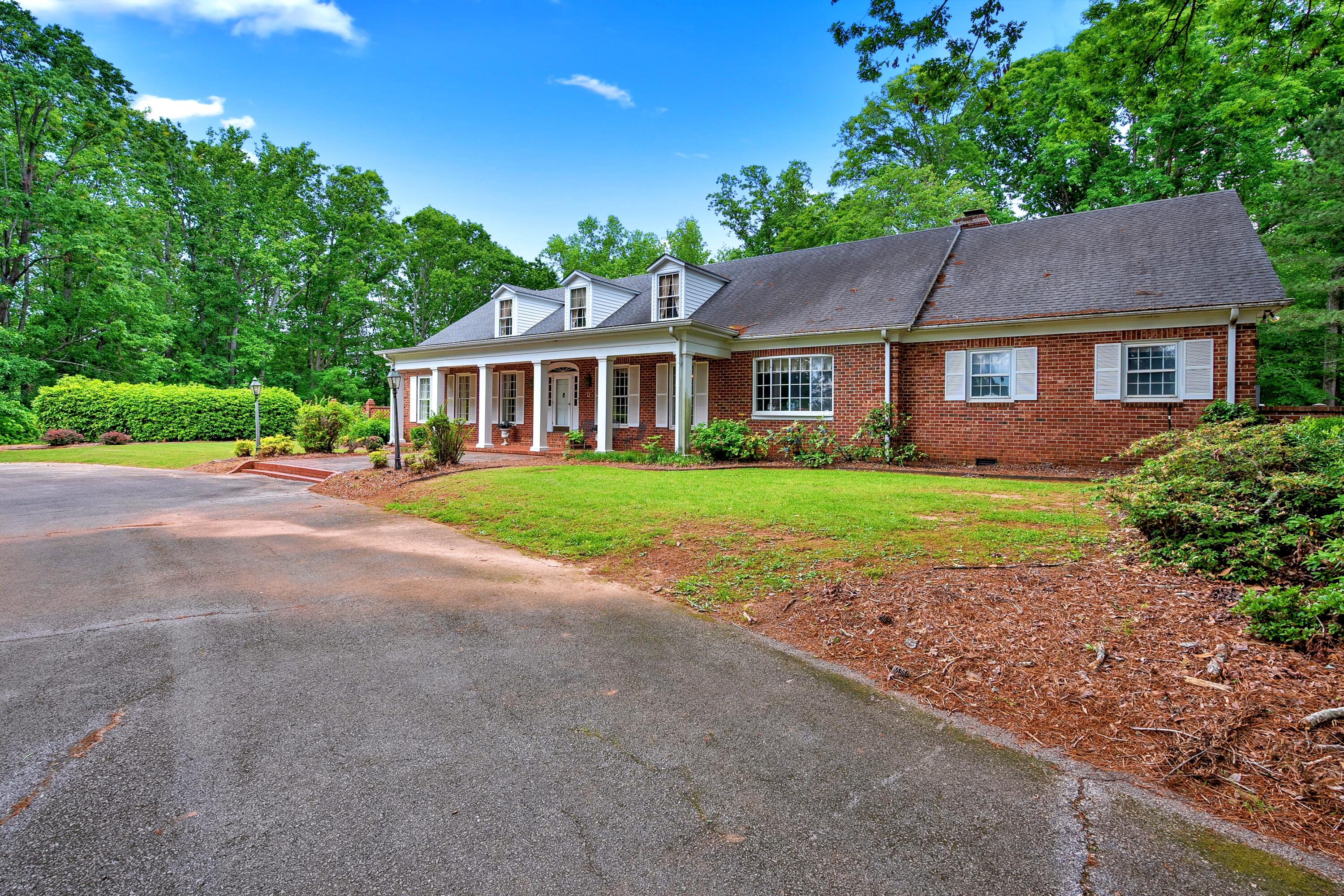 2221 W Deadfall Road