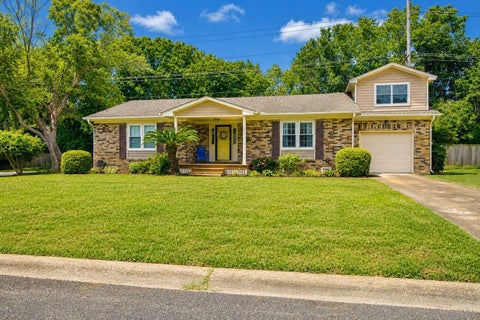 Photo of 1119 Island View Drive, Mount Pleasant, SC 29464 (MLS # 26019415)