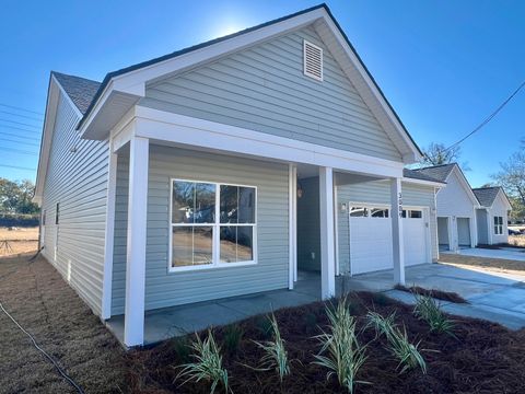 A home in North Charleston