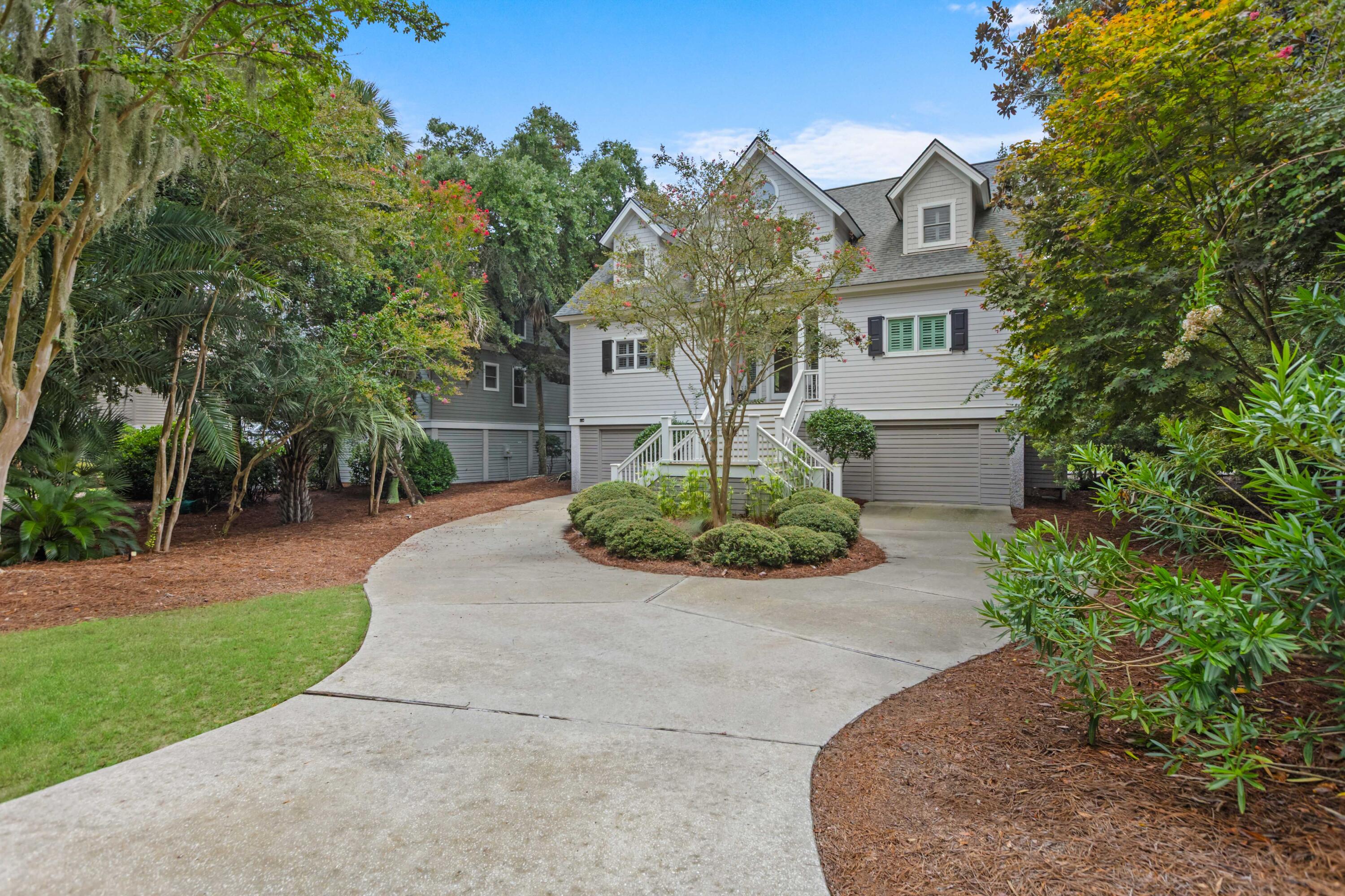 1025 Crooked Oak Lane