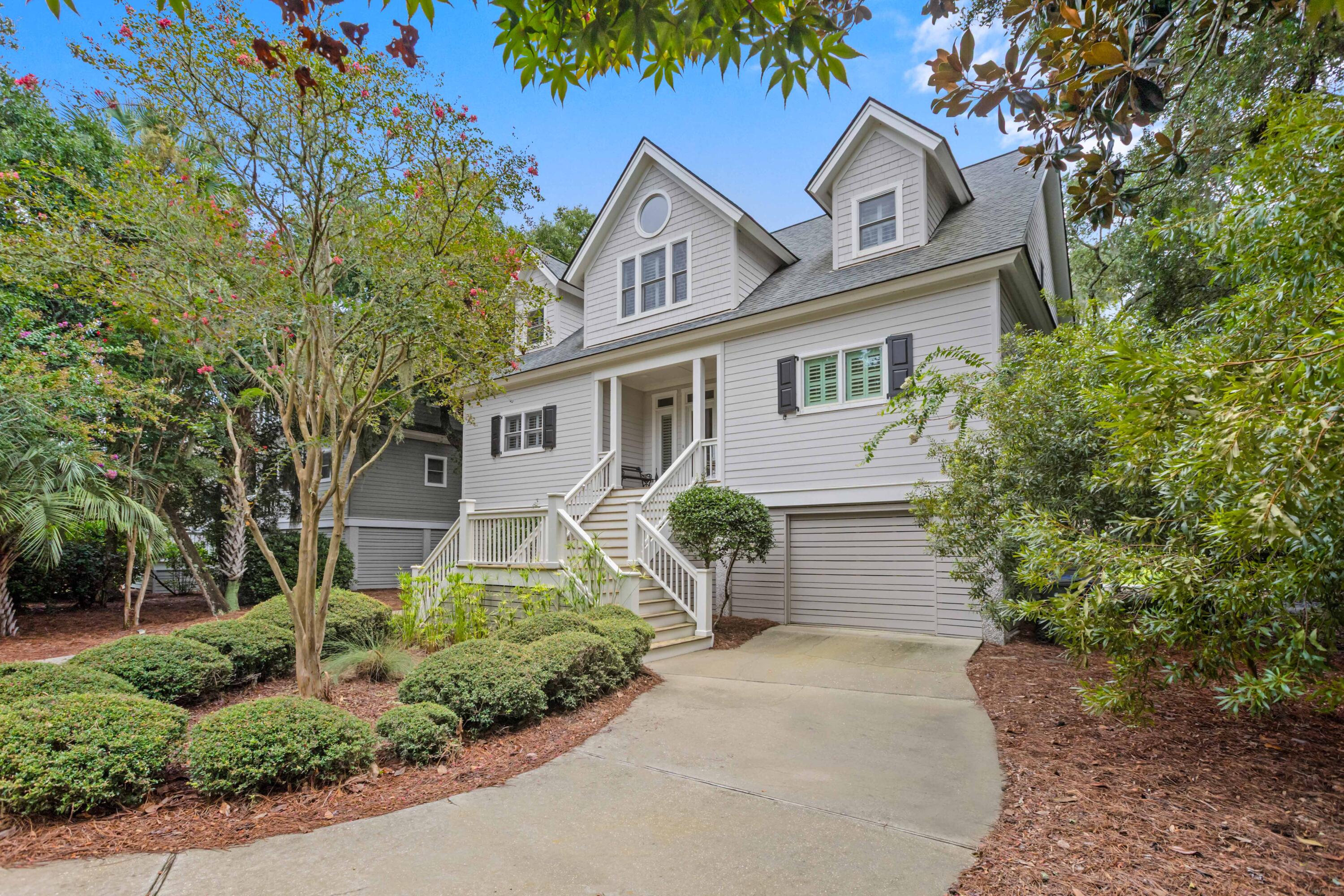 1025 Crooked Oak Lane