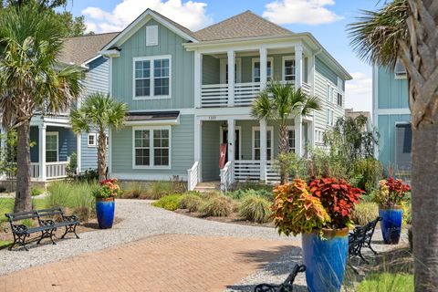 Photo of 1331 W Stanfield Avenue, Mount Pleasant, SC 29464 (MLS # 25024019) Photo of 1331 W Stanfield Avenue, Mount Pleasant, SC 29464 (MLS # 25024019)