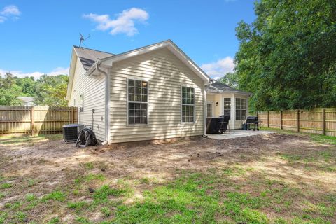 A home in North Charleston