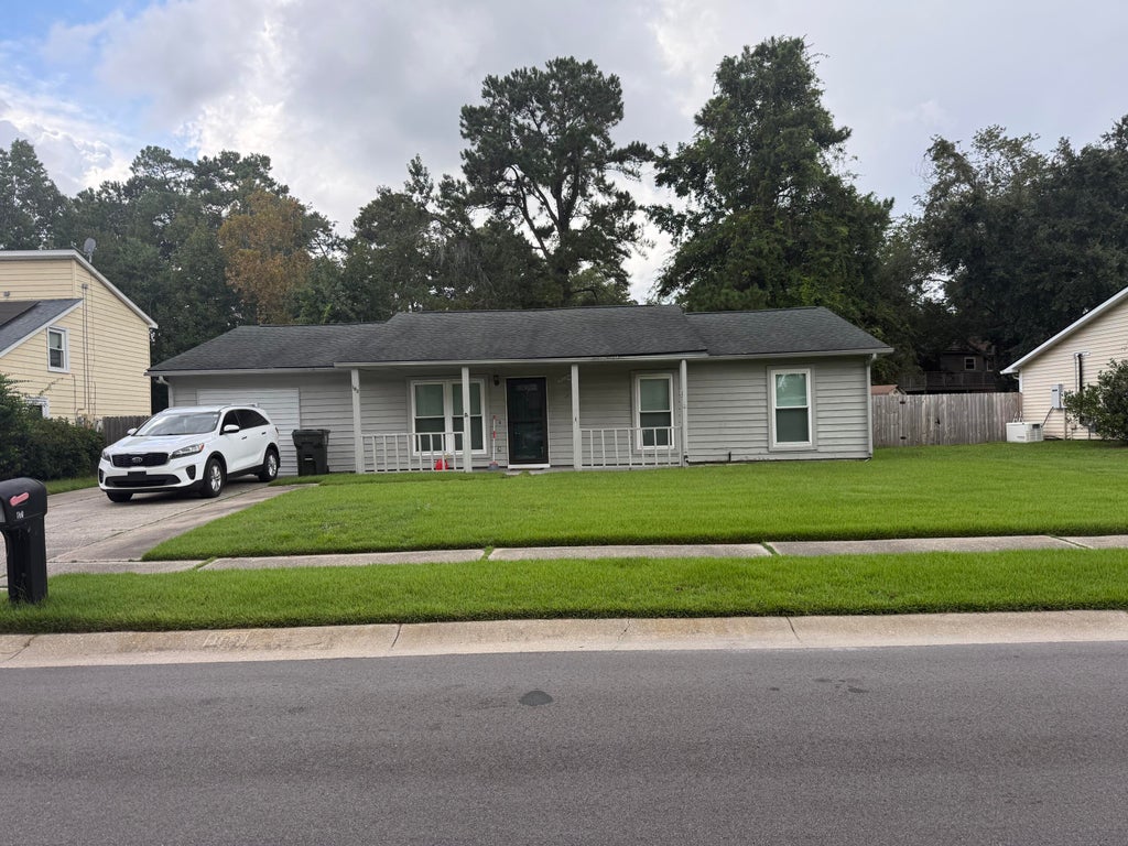 Photo of 103 Trailway Drive, Summerville, SC 29486 (MLS # 26026573)