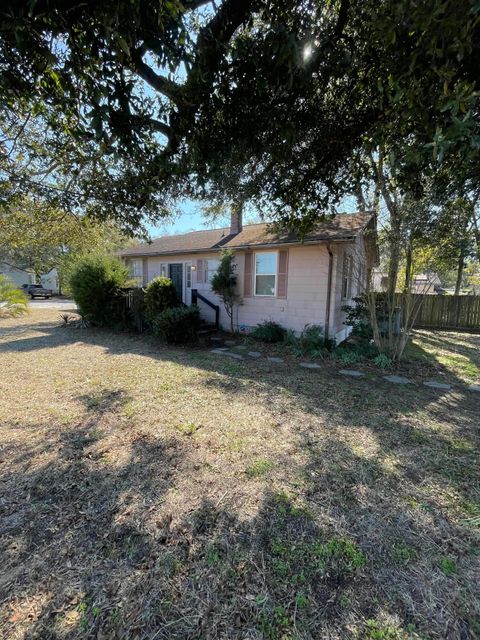 2372 Sorentrue Avenue North Charleston SC 29405