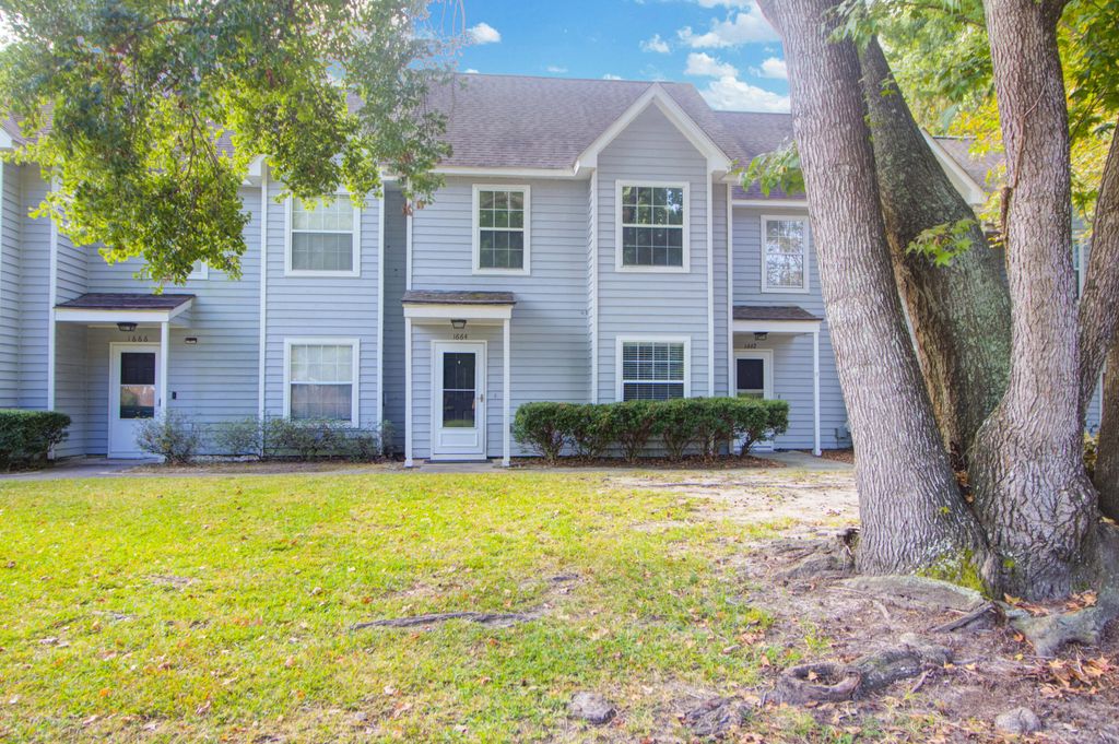 Photo of 1664 Hunters Run Drive, Mount Pleasant, SC 29464 (MLS # 25026022)