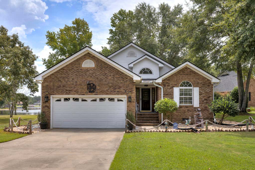 Photo of 203 Ridge Lake Drive, Manning, SC 29102 (MLS # 26021486)
