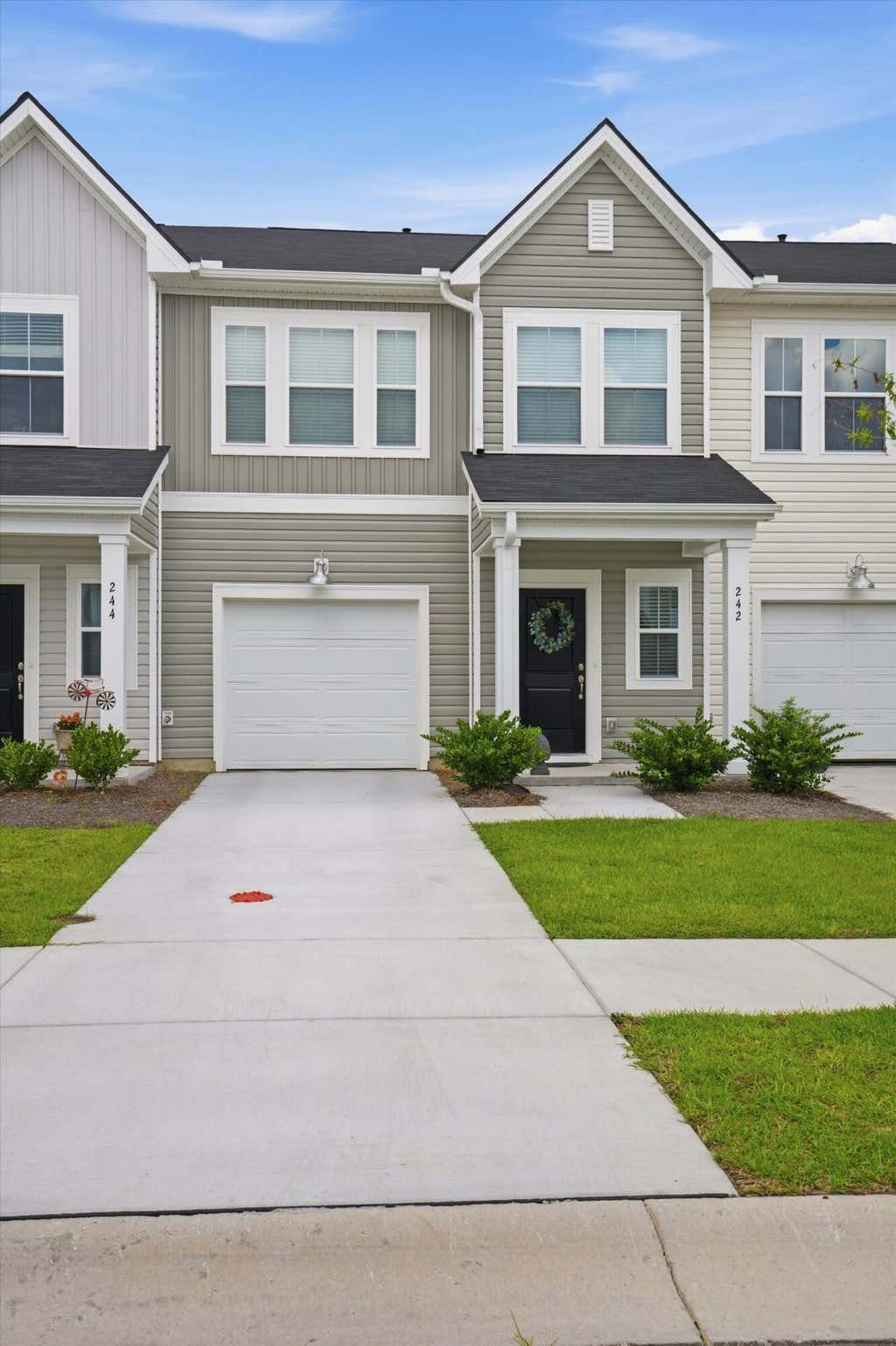 Photo of 242 Agrarian Avenue, Summerville, SC 29485 (MLS # 26020546)