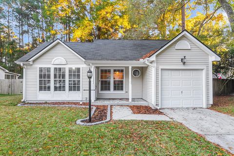Photo of 329 Damascus Drive, Summerville, SC 29483 (MLS # 25030194)