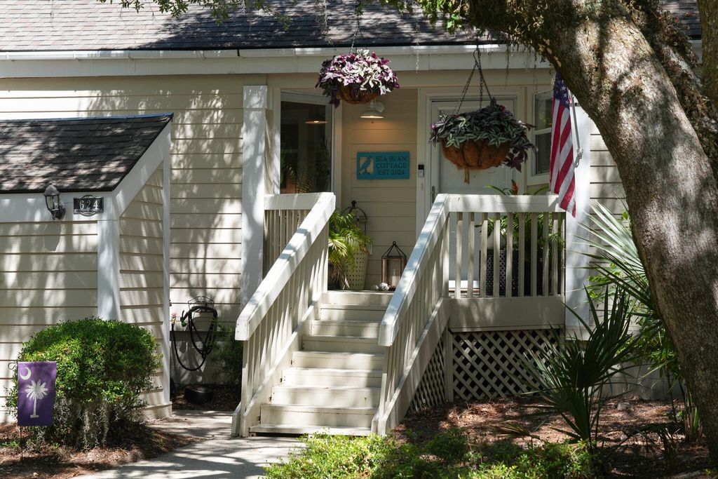 Photo of 624 Double Eagle Trace, Seabrook Island, SC 29455 (MLS # 26015147)