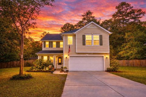 Photo of 813 Lecture Drive, Ladson, SC 29456 (MLS # 26010556)