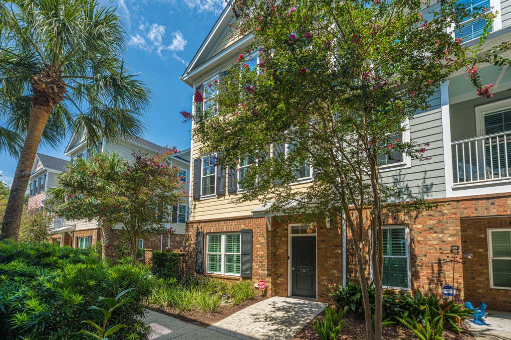 Photo of Mount Pleasant, SC 29464 (MLS # 26023811)