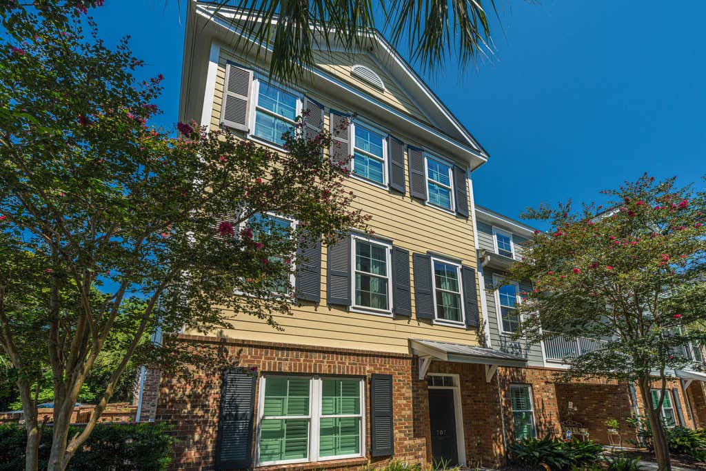 Photo of Mount Pleasant, SC 29464 (MLS # 26023811)