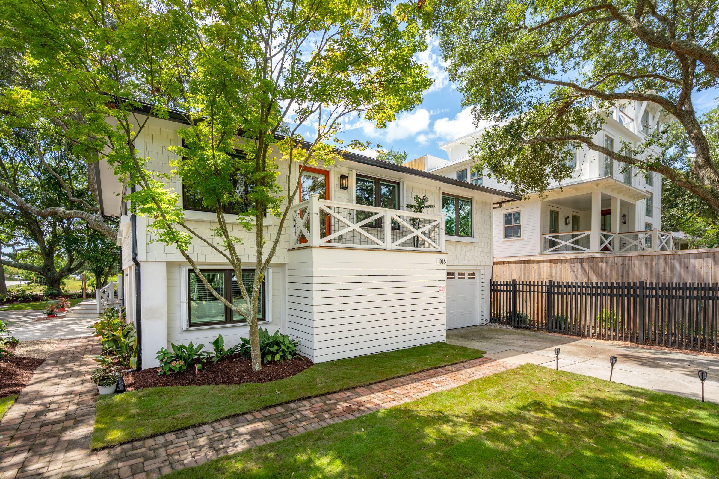 816 Palm Boulevard