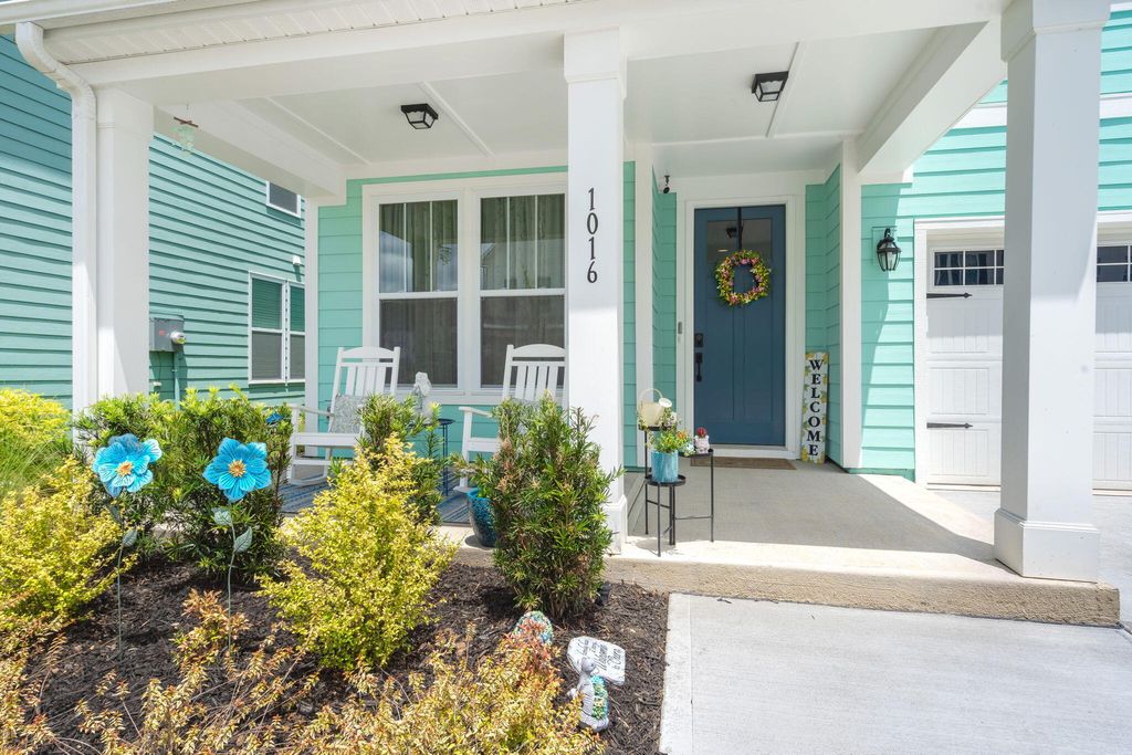Photo of 1016 Swamp Harrier Avenue, Ravenel, SC 29470 (MLS # 25020197)