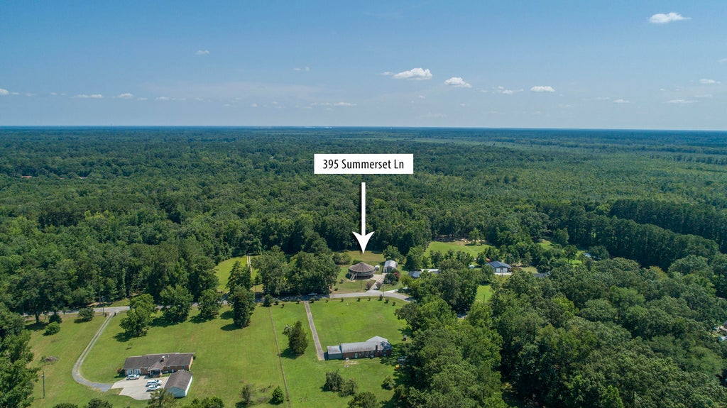 Photo of 395 Summerset Lane, Summerville, SC 29483 (MLS # 26018872)