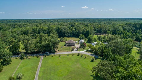 Photo of 395 Summerset Lane, Summerville, SC 29483 (MLS # 26018872)
